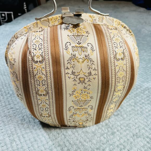 Vintage Victorian Dutch Teapot Cozy Carriage Fabric Bag Lined Interior & Handle - Picture 2 of 6